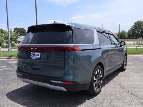 Certified 2022 Kia Carnival EX FWD image 7