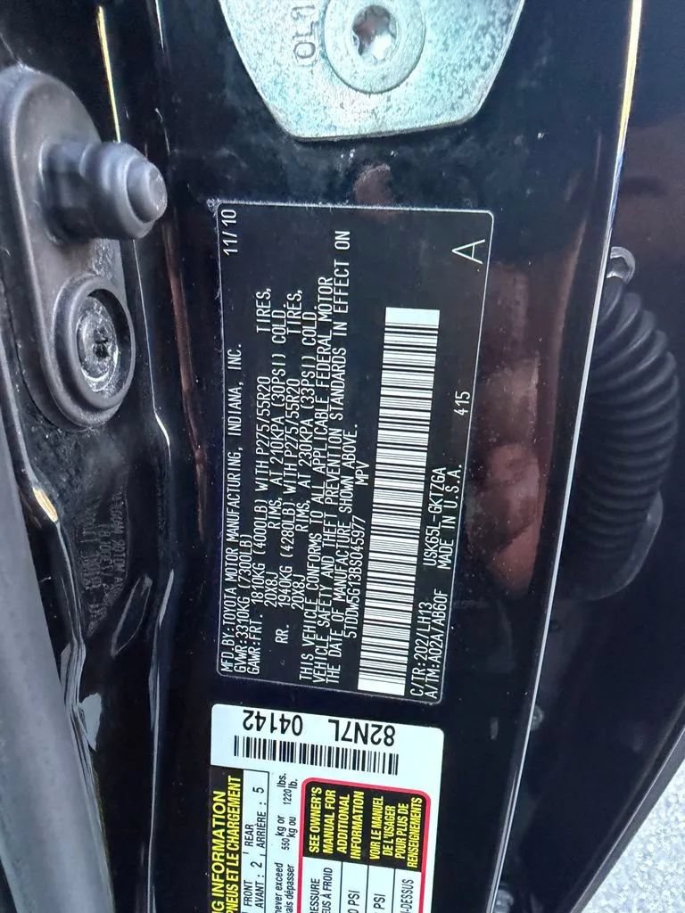 Used 2011 Toyota Sequoia Platinum AWD/4WD image 39