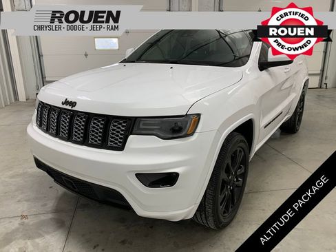 Used 2022 Jeep Grand Cherokee Laredo X image 1