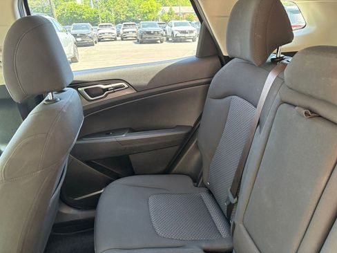 Used 2025 Kia Sportage LX FWD image 38