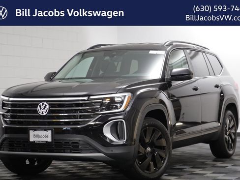 Used 2025 Volkswagen Atlas SE w/ Black Wheel Package image 1