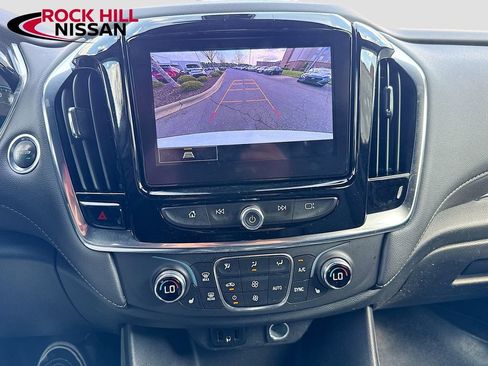 Used 2023 Chevrolet Traverse LT image 14