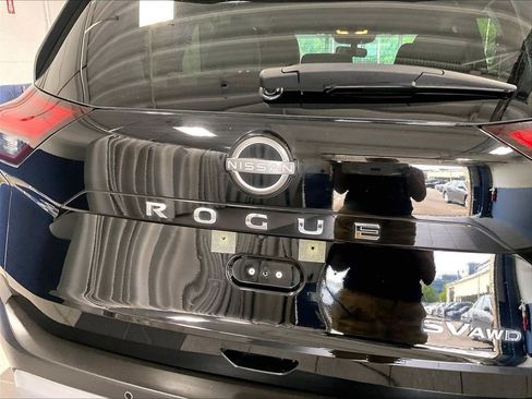Used 2023 Nissan Rogue SV AWD/4WD image 28