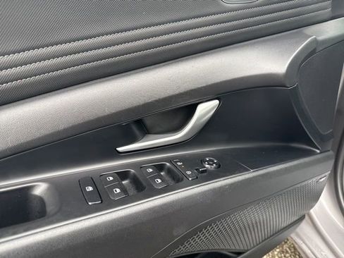 Used 2024 Hyundai Elantra Limited image 28