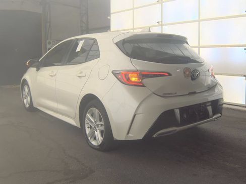 Used 2019 Toyota Corolla SE FWD image 2