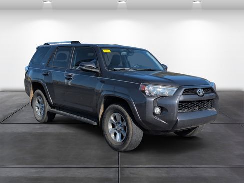 Used 2019 Toyota 4Runner SR5 Premium image 2