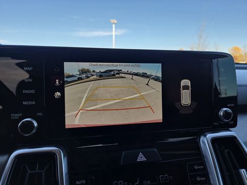 Certified 2022 Kia Sorento SX image 30