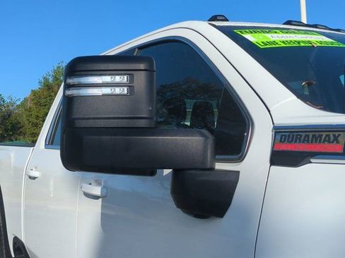 Used 2025 GMC Sierra 2500 SLE image 11