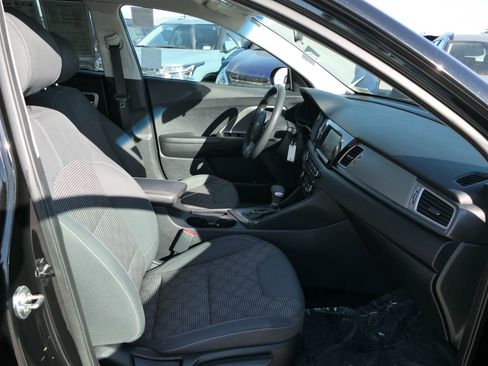 Used 2018 Kia Niro LX image 26