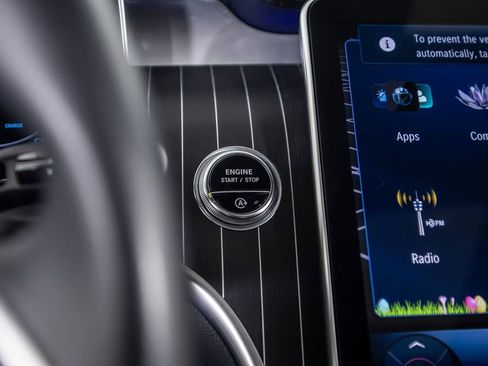 Used 2023 Mercedes-Benz GLC 300 w/ Exclusive Trim Package image 33