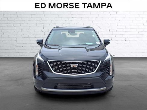 Used 2022 Cadillac XT4 Premium Luxury w/ Enhanced Visibility Package FWD image 6