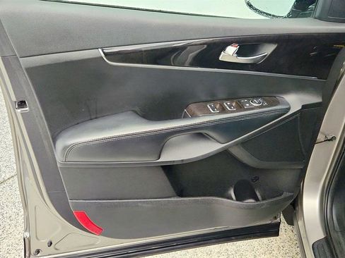 Used 2017 Kia Sorento LX w/ LX Convenience Package image 10