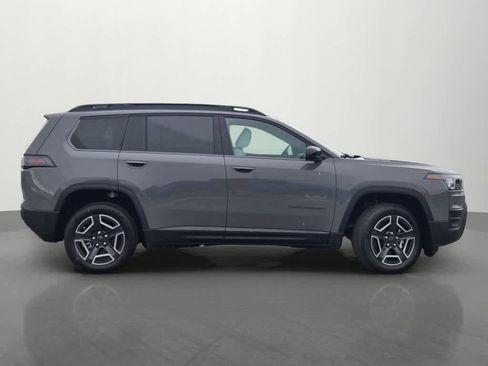 New 2026 Jeep Cherokee Laredo image 7