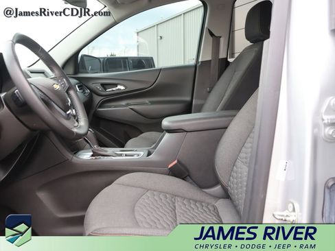 Used 2018 Chevrolet Equinox LT image 23
