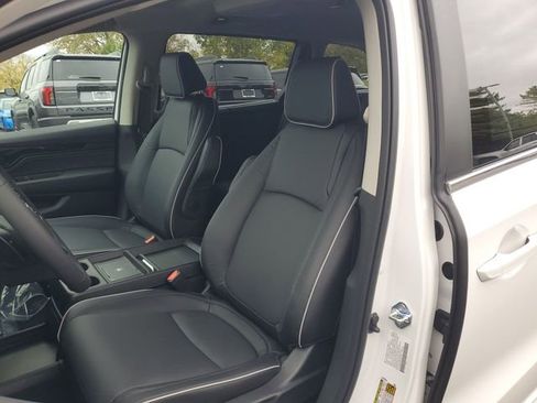 New 2026 Honda Odyssey Touring image 19