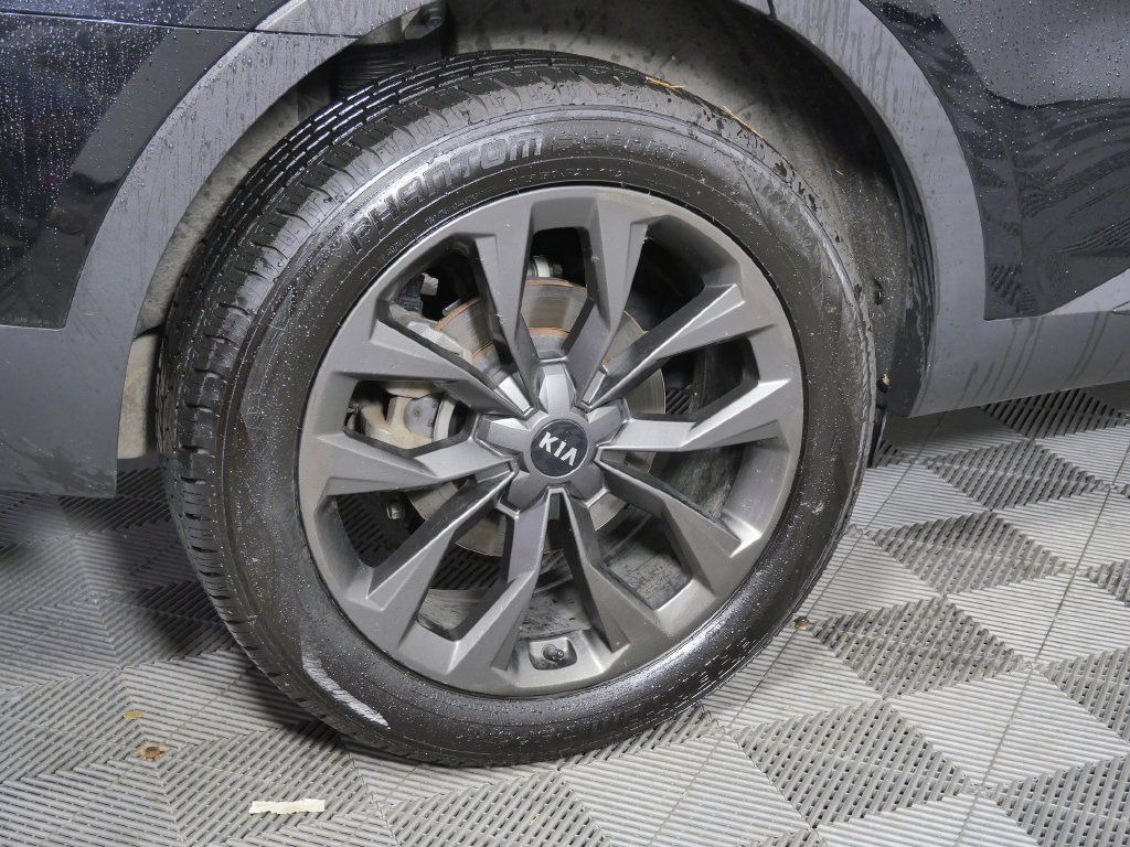 Used 2021 Kia Sorento EX w/ EX AWD X-Line Package image 13