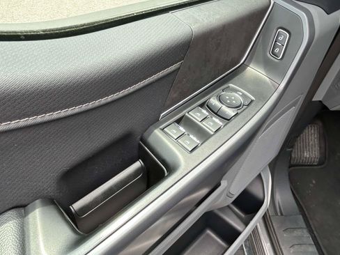 Used 2025 Ford F150 XLT AWD/4WD image 18