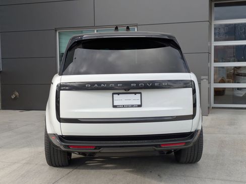 Used 2022 Land Rover Range Rover Long Wheelbase SE image 9