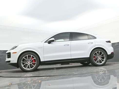 New 2026 Porsche Cayenne S image 33