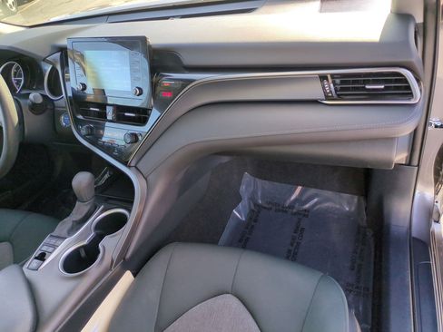 Used 2023 Toyota Camry LE image 31