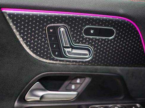 Used 2025 Mercedes-Benz GLA 250 image 20