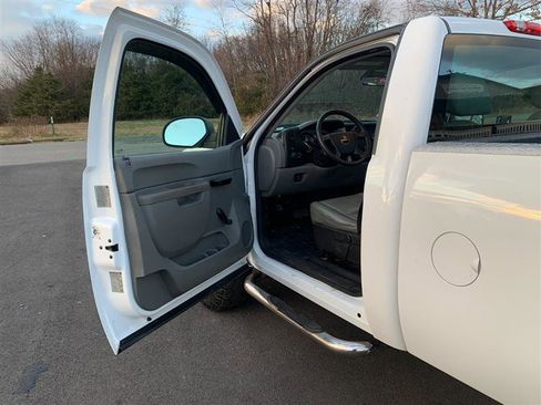 Used 2011 GMC Sierra 3500 W/T w/ Snow Plow Prep Package image 18