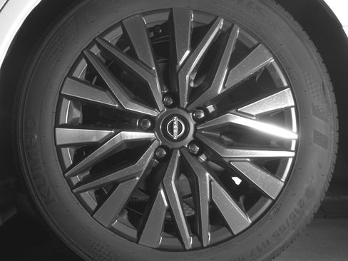 Used 2025 Nissan Altima 2.5 SV FWD image 14