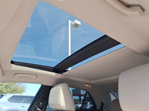 Used 2023 Chrysler 300 Touring L w/ Popular Equipment Group image 30