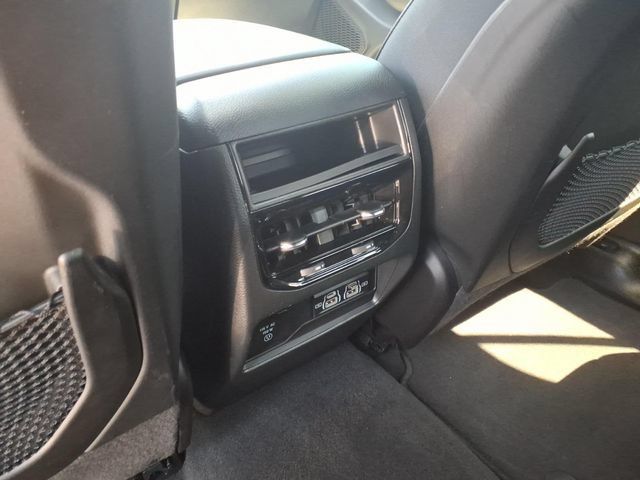 Used 2023 Jeep Grand Cherokee Altitude AWD/4WD image 9