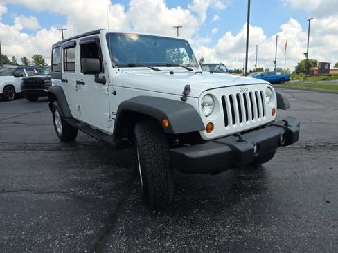 Used 2013 Jeep Wrangler Unlimited Sport AWD/4WD image 9