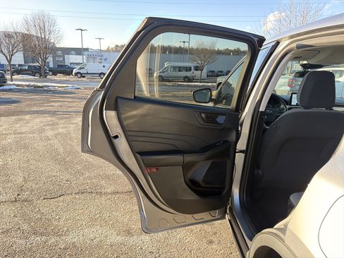 Used 2022 Ford Escape SE image 26