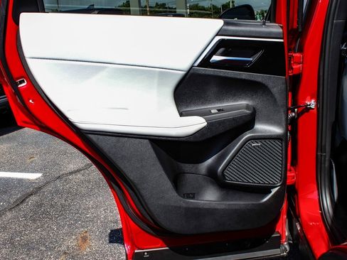 New 2025 Mitsubishi Outlander SE image 11