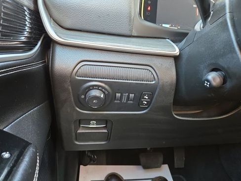 Used 2024 Jeep Wagoneer L Series III w/ Flexible Seating Group image 20