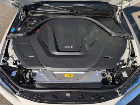 Used 2025 BMW i4 xDrive40i w/ Parking Assistance Package image 34