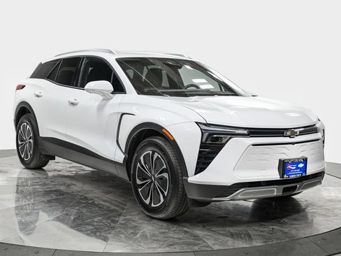 Used 2024 Chevrolet Blazer EV LT AWD/4WD image 9