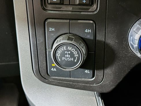 Used 2021 Ford F150 Lariat AWD/4WD image 26