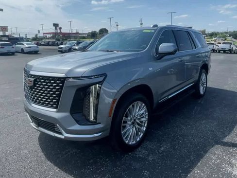 Used 2025 Cadillac Escalade Premium Luxury AWD/4WD image 5
