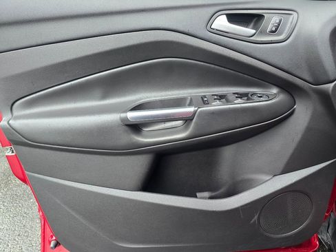 Used 2018 Ford Escape SE w/ SE Sport Appearance Package image 25