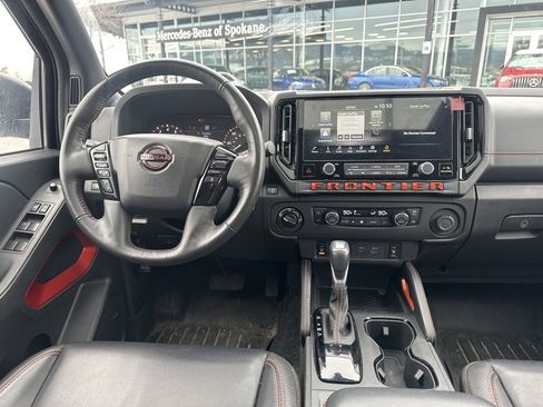 Used 2025 Nissan Frontier PRO-4X w/ Pro Premium Package image 15