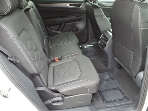 Used 2025 Volkswagen Atlas Cross Sport SE AWD/4WD image 14