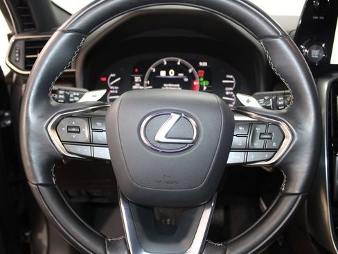 Used 2024 Lexus LX 600 4WD w/ Luxury Package image 39