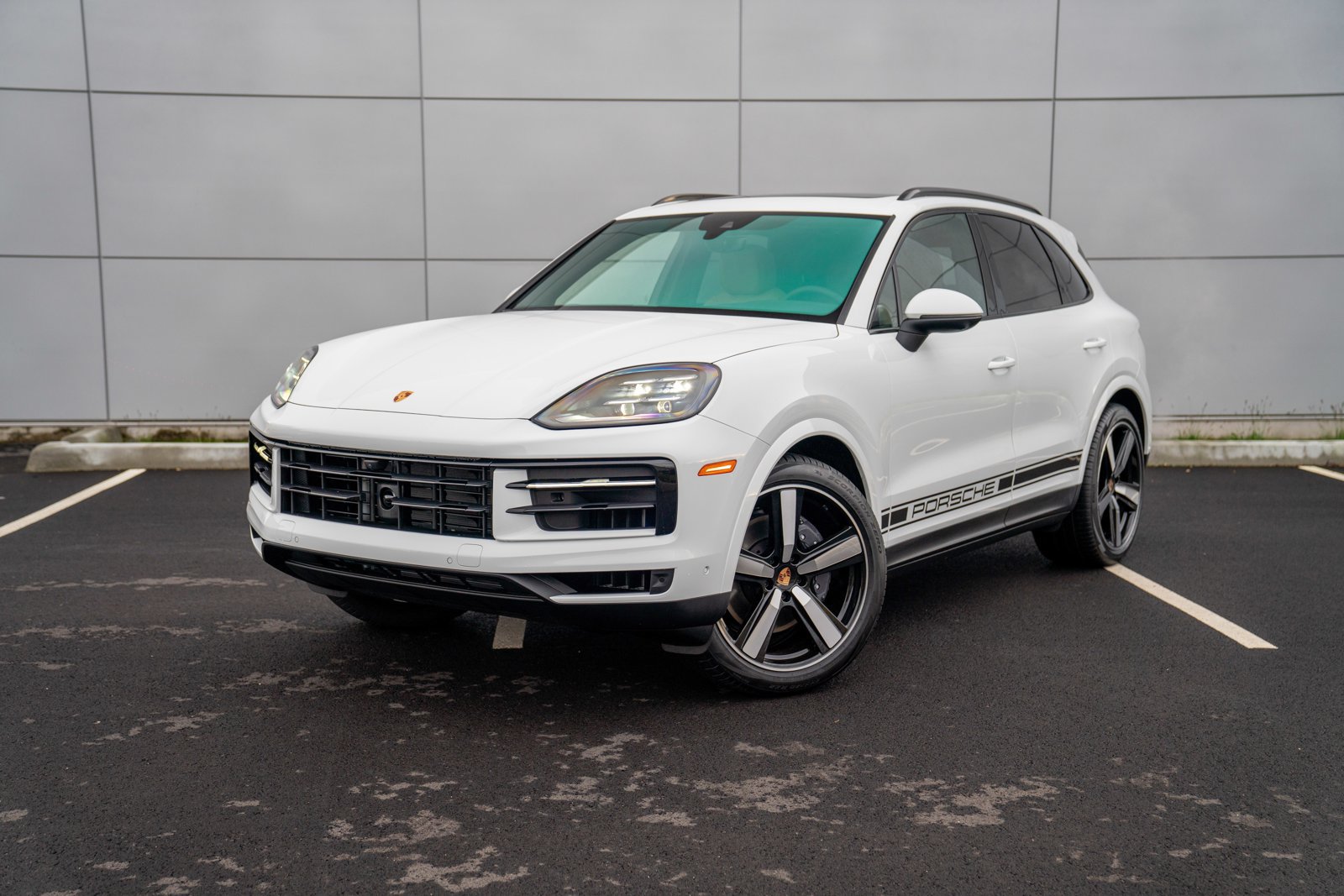 Certified 2026 Porsche Cayenne AWD/4WD image 1