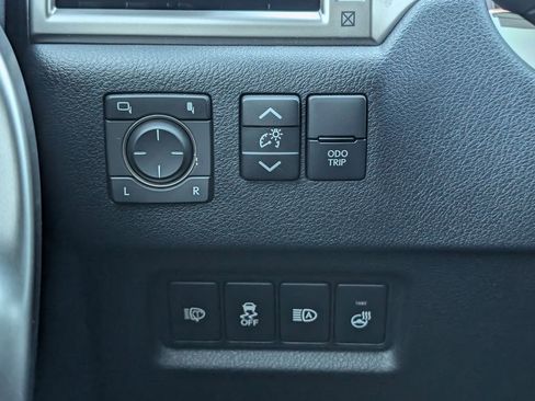Used 2023 Lexus GX 460 Premium w/ Accessory Package AWD/4WD image 25