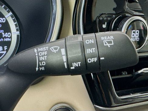 Used 2020 Toyota Highlander Limited image 13