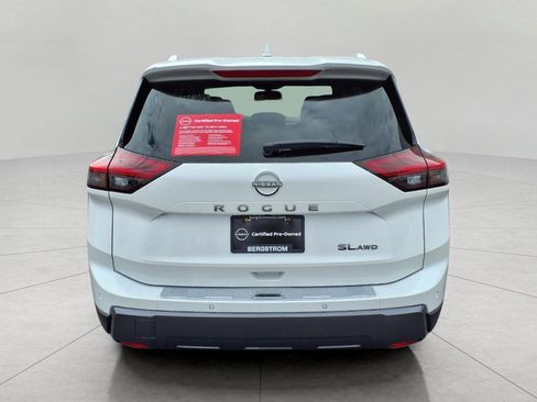 Used 2025 Nissan Rogue SL AWD/4WD image 33