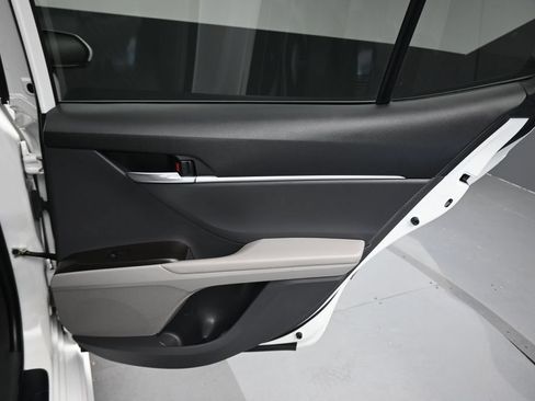 Used 2023 Toyota Camry SE FWD image 33
