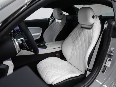 Used 2025 Mercedes-Benz AMG GT 63 image 59