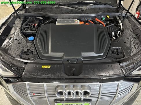 Used 2021 Audi e-tron Premium Plus image 18