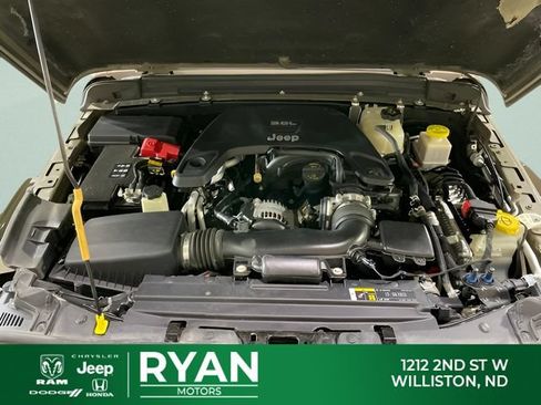 Used 2020 Jeep Gladiator Rubicon AWD/4WD image 15