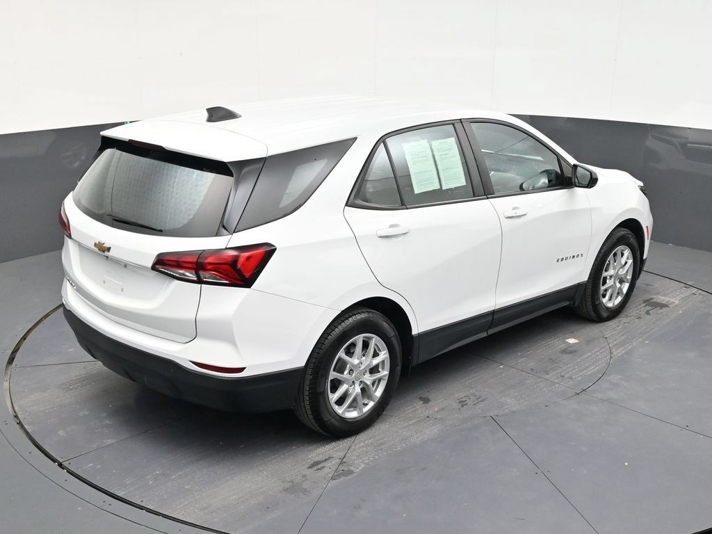 Used 2022 Chevrolet Equinox LS FWD image 16